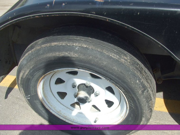 image for item 2050 2006 H&H 22' tandem axle trailer