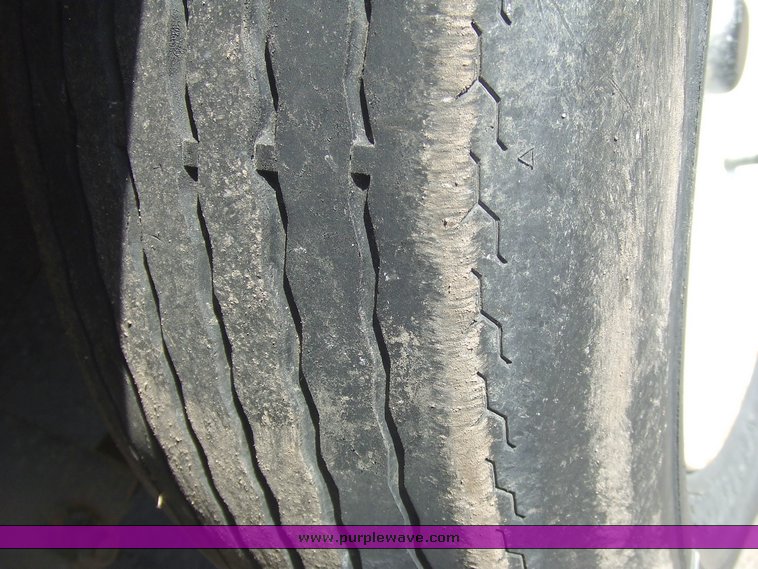 image for item 2050 2006 H&H 22' tandem axle trailer