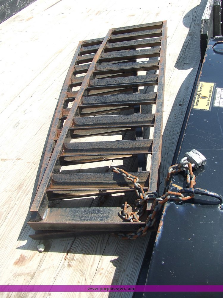 image for item 2050 2006 H&H 22' tandem axle trailer