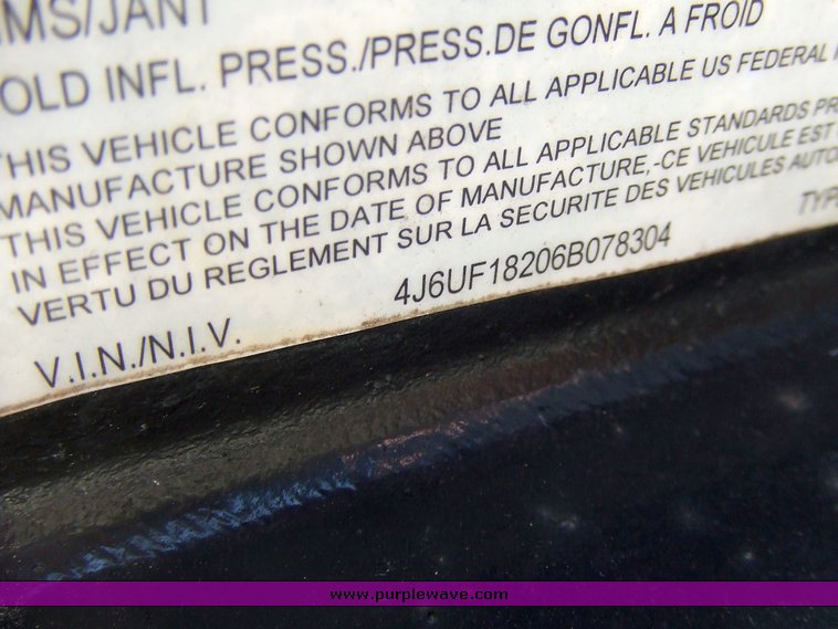 image for item 2050 2006 H&H 22' tandem axle trailer