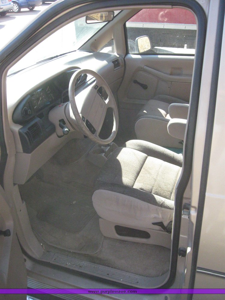 image for item 4234 1993 Ford Aerostar