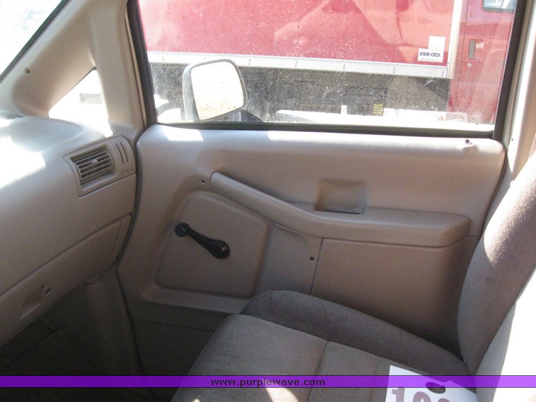 image for item 4234 1993 Ford Aerostar