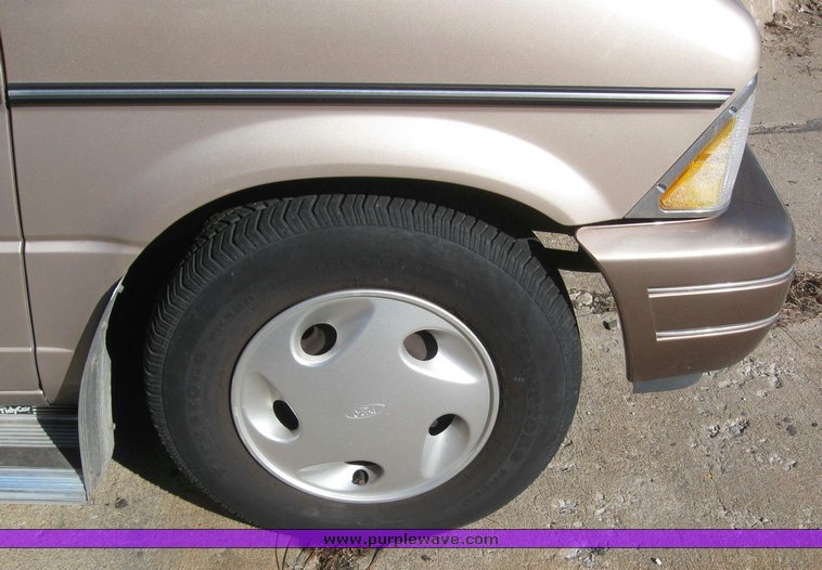 image for item 4234 1993 Ford Aerostar