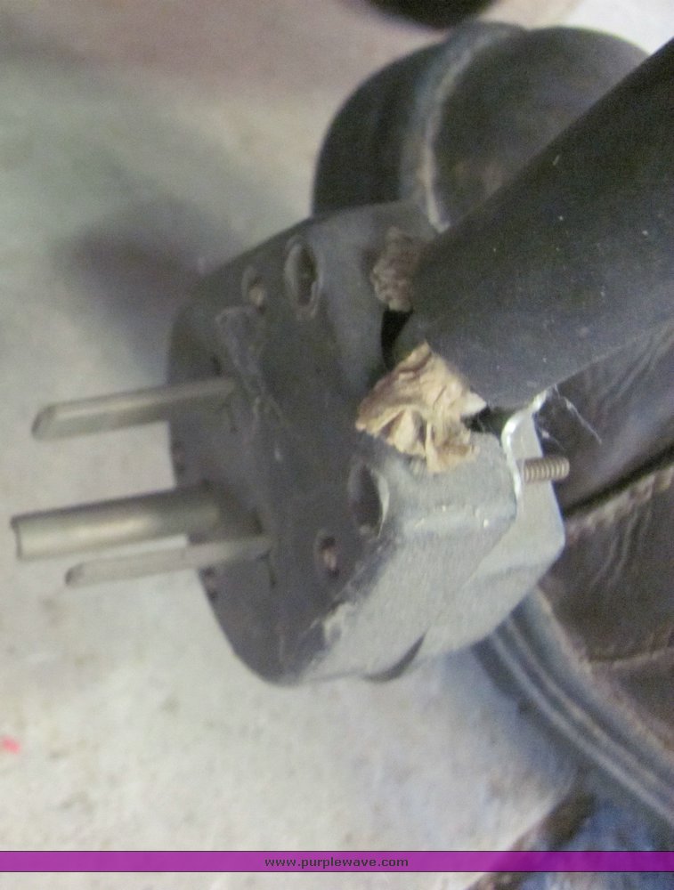 image for item 4501 Lincoln Electric wire feed welder