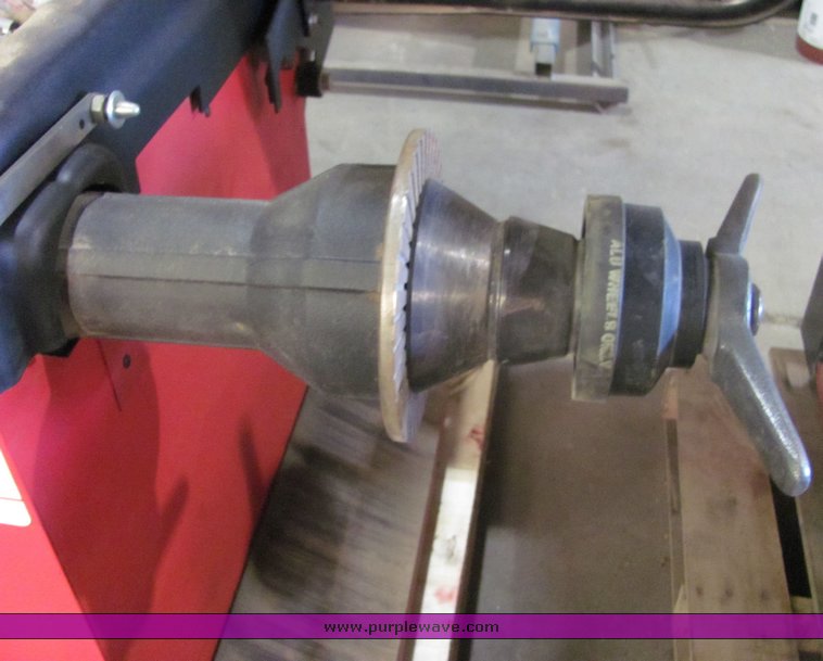 image for item 4504 Hunter DSP wheel balancer