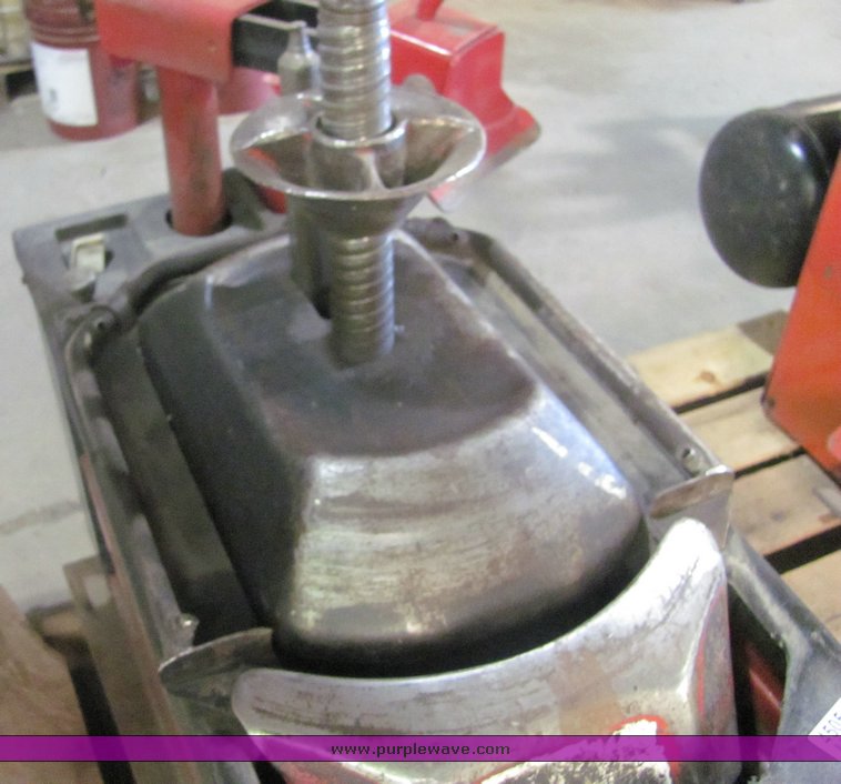 image for item 4505 Coats center post tire machine