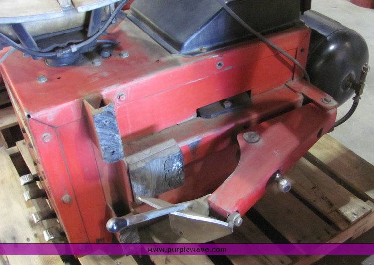 image for item 4506 Coats RC-20A rim clamp tire machine