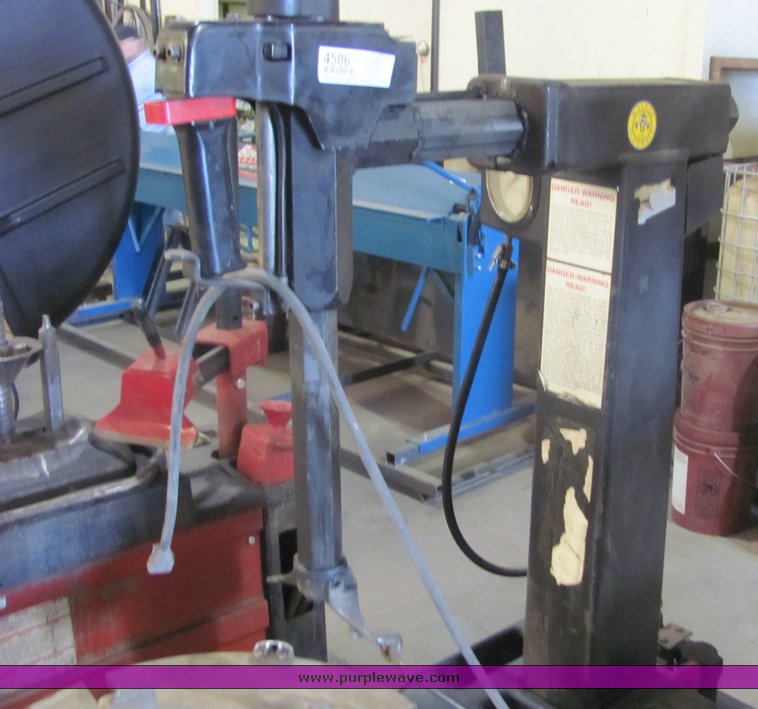 image for item 4506 Coats RC-20A rim clamp tire machine