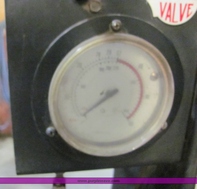 image for item 4506 Coats RC-20A rim clamp tire machine