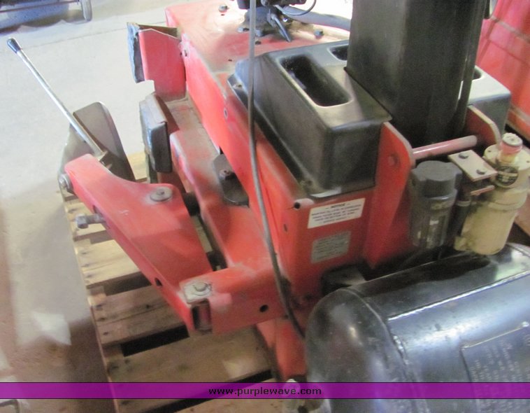 image for item 4506 Coats RC-20A rim clamp tire machine