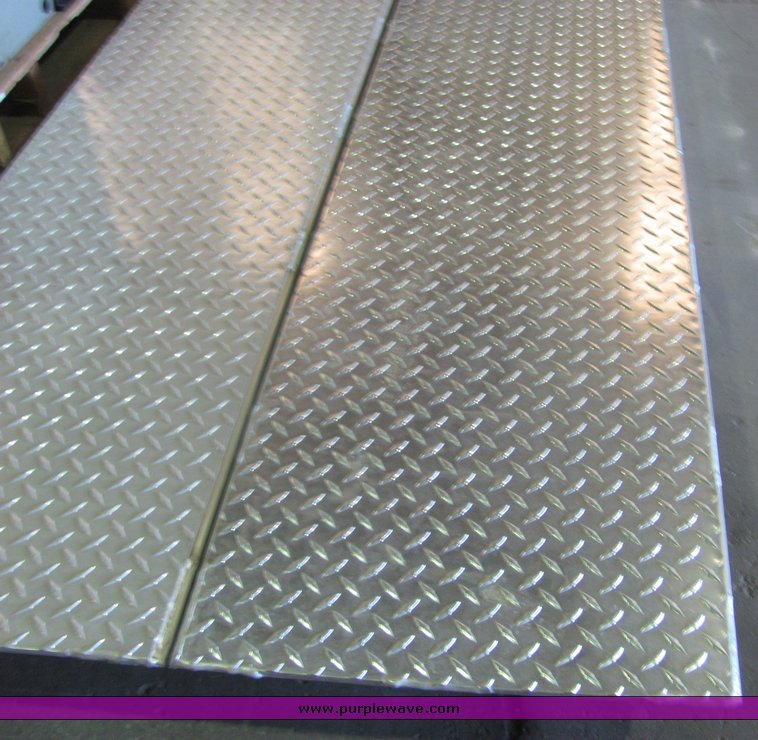 image for item 4537 6'L x 18"W aluminum ramp extension