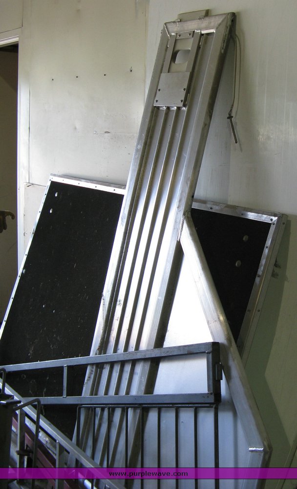 image for item 4553 Assorted horse trailer accessories