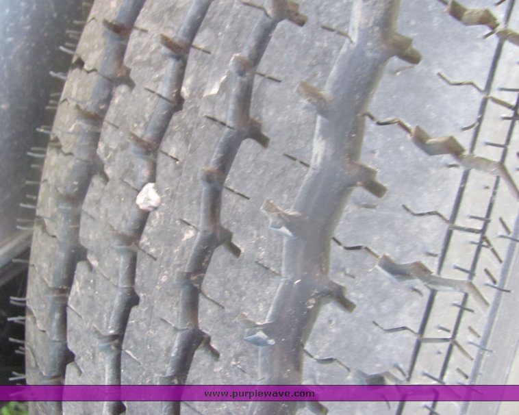 image for item 4566 2008 Featherlite stock/combo trailer