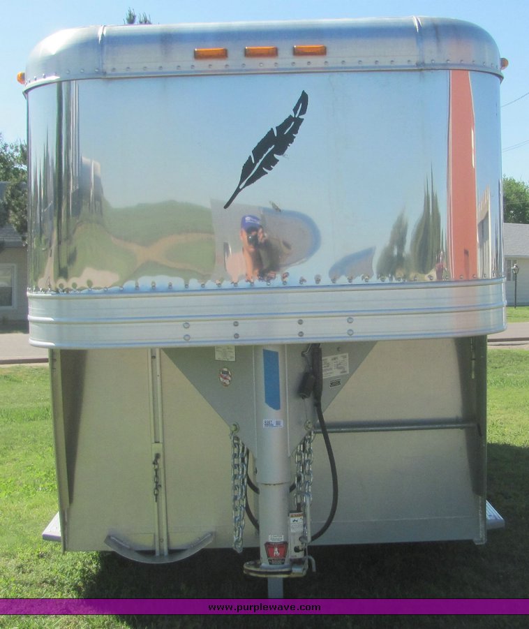 image for item 4567 2007 Feather Lite aluminum three horse slant trailer