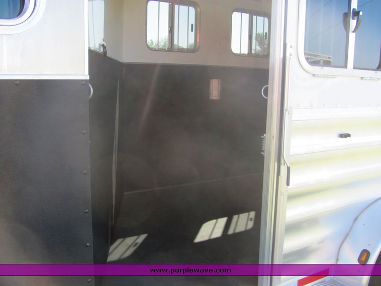 image for item 4567 2007 Feather Lite aluminum three horse slant trailer