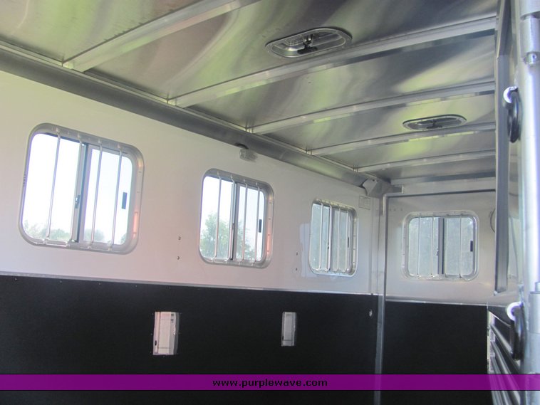 image for item 4567 2007 Feather Lite aluminum three horse slant trailer