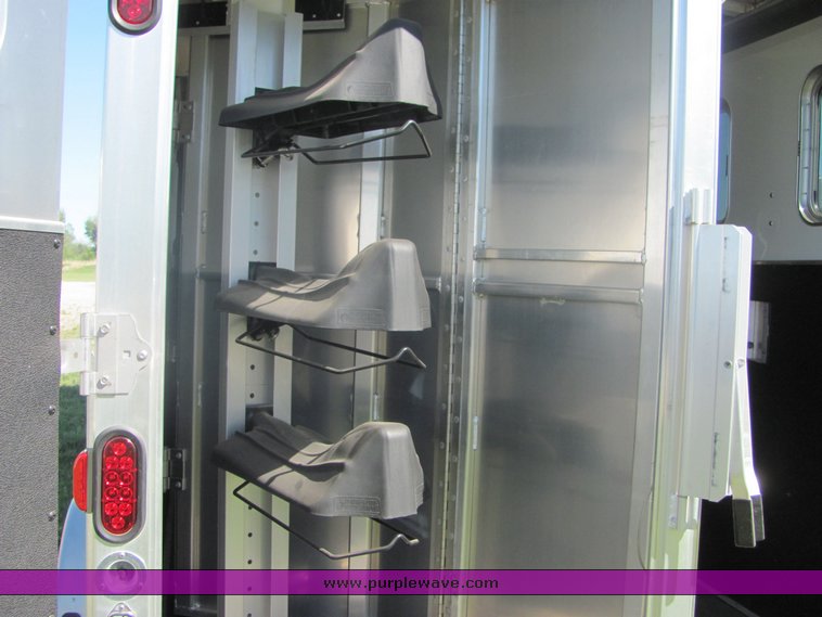 image for item 4567 2007 Feather Lite aluminum three horse slant trailer