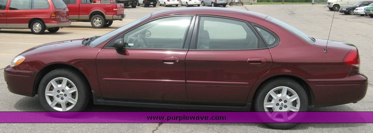 image for item 5000 2007 Ford Taurus SE