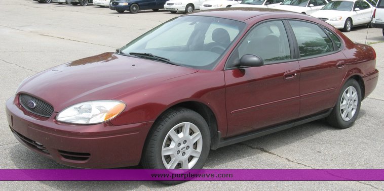 image for item 5000 2007 Ford Taurus SE