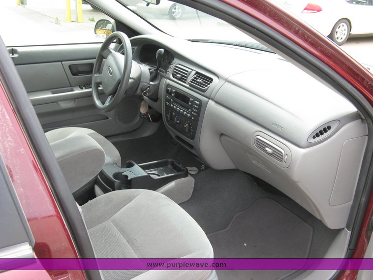 image for item 5000 2007 Ford Taurus SE