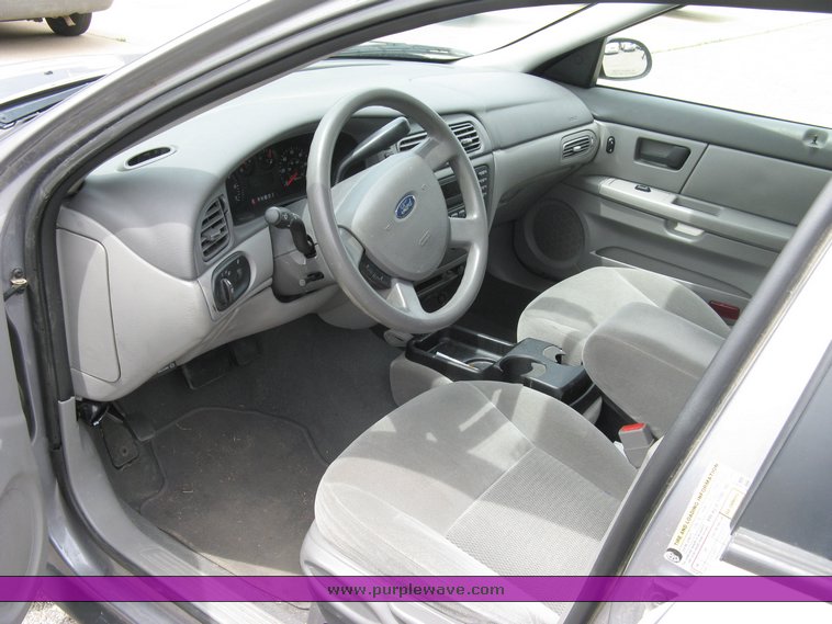 image for item 5001 2007 Ford Taurus SE