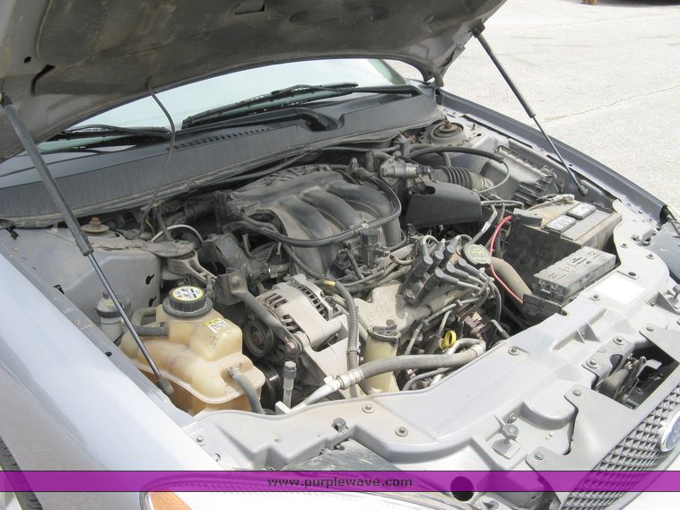 image for item 5001 2007 Ford Taurus SE