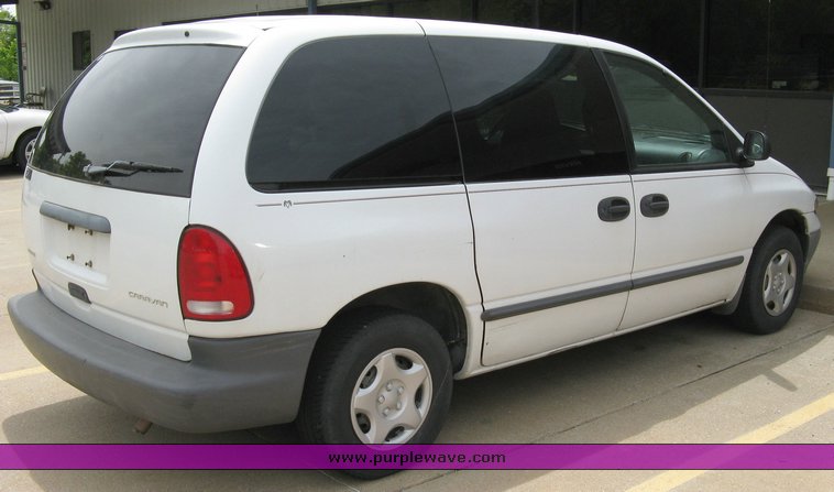 image for item 5002 1999 Dodge Caravan