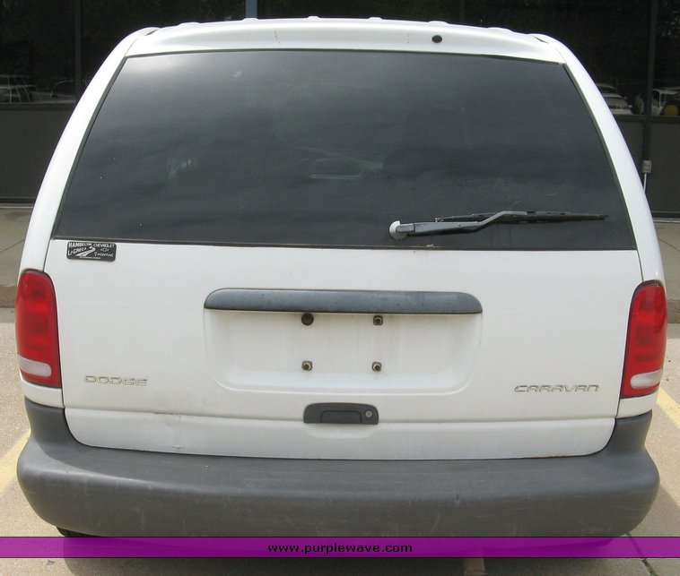 image for item 5002 1999 Dodge Caravan