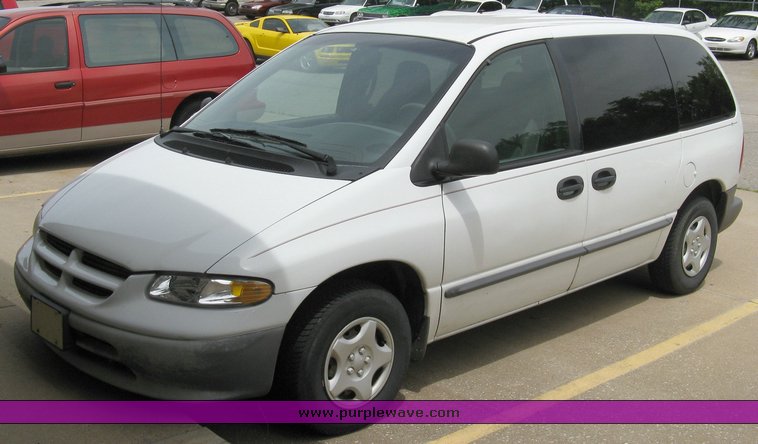image for item 5002 1999 Dodge Caravan