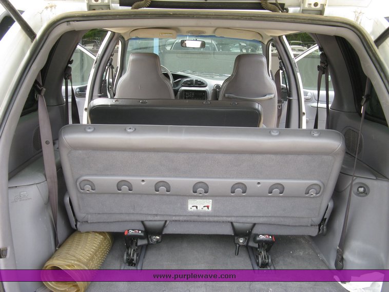image for item 5002 1999 Dodge Caravan