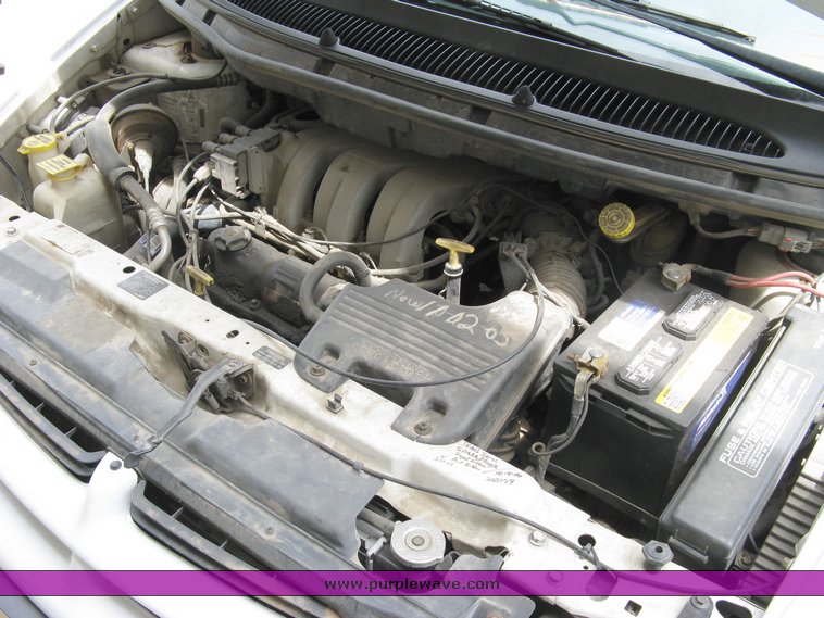 image for item 5002 1999 Dodge Caravan