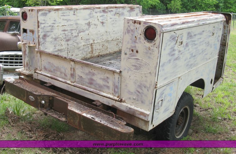 image for item 5010 Utility bed trailer