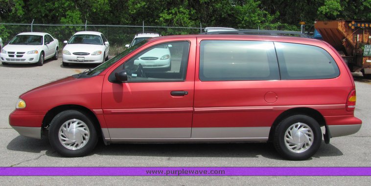 image for item 6020 1995 Ford Windstar Wagon