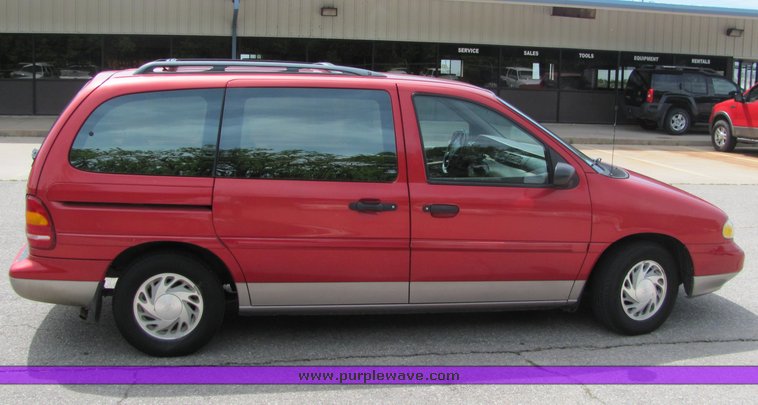 image for item 6020 1995 Ford Windstar Wagon