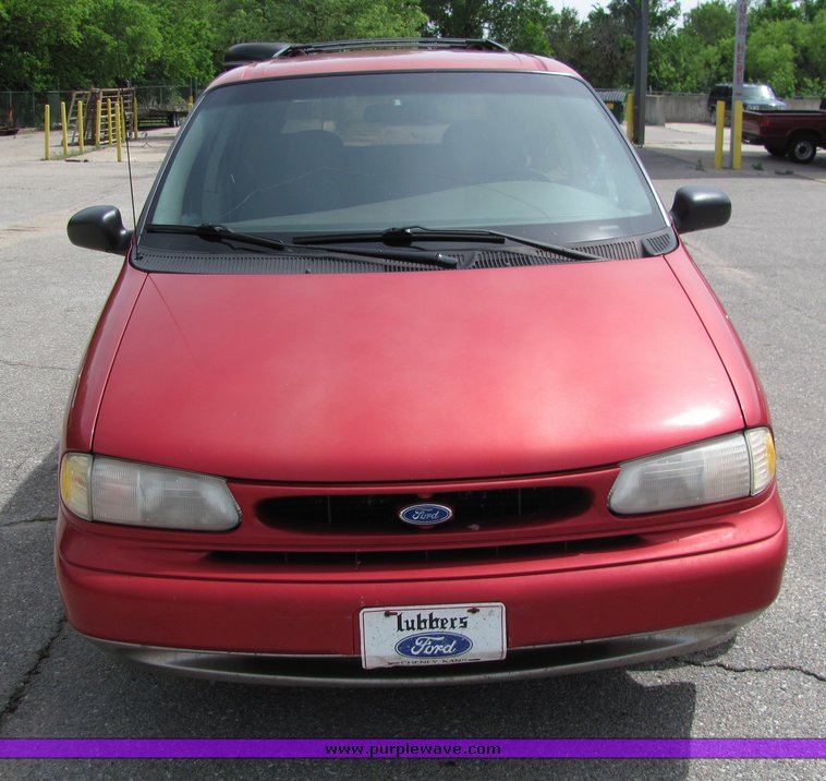 image for item 6020 1995 Ford Windstar Wagon