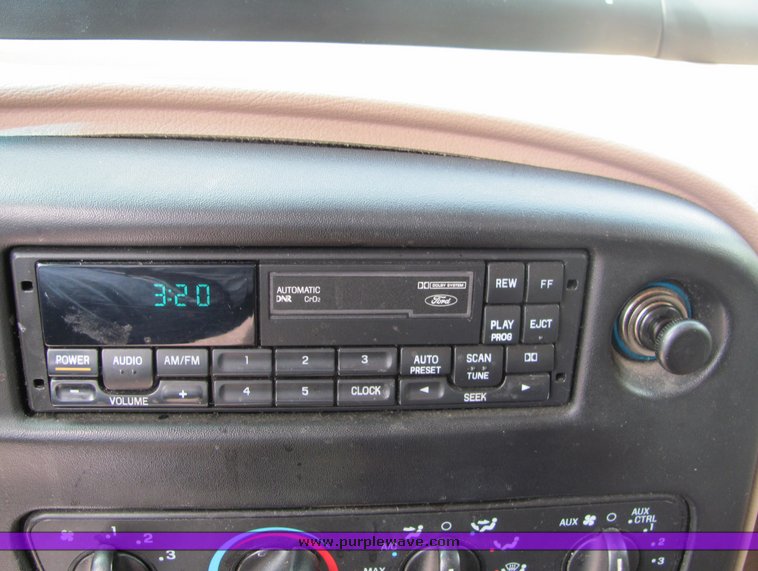 image for item 6020 1995 Ford Windstar Wagon