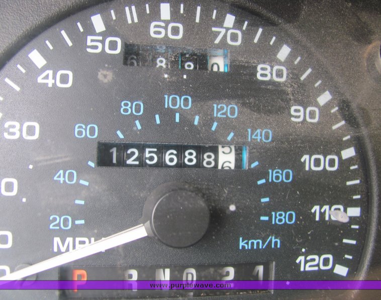 image for item 6020 1995 Ford Windstar Wagon