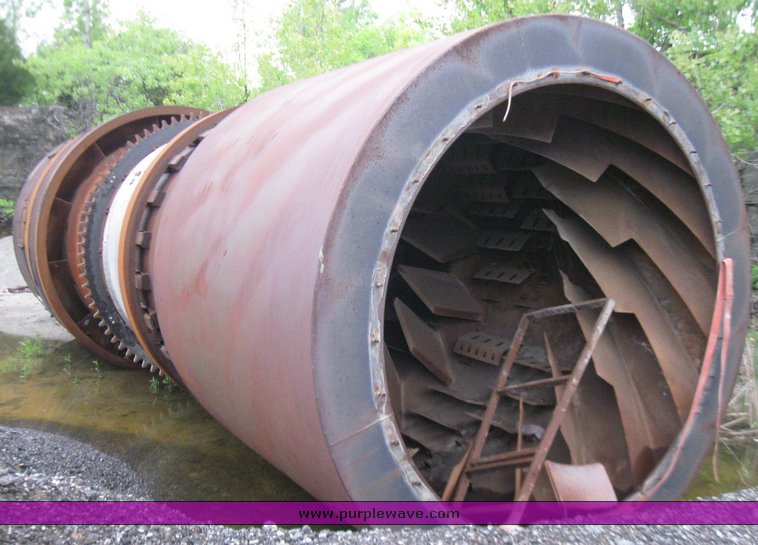 image for item 7284 (3) asphalt drums