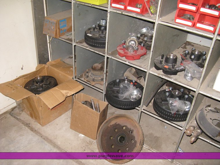 image for item 7715 Trailer parts and accessories