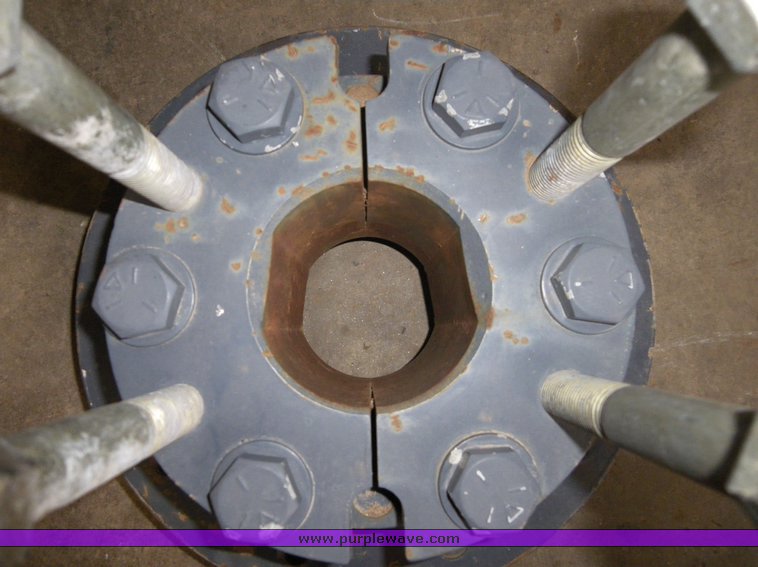 image for item 1012 Tractor axle hub