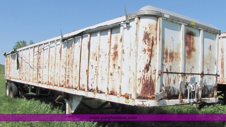 image for item 3275 1985 Hobbs 42' trailer