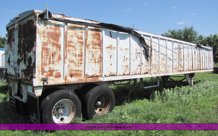 image for item 3275 1985 Hobbs 42' trailer