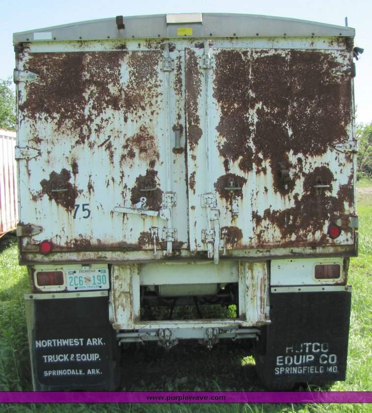 image for item 3275 1985 Hobbs 42' trailer