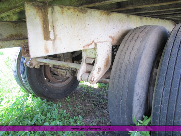 image for item 3275 1985 Hobbs 42' trailer