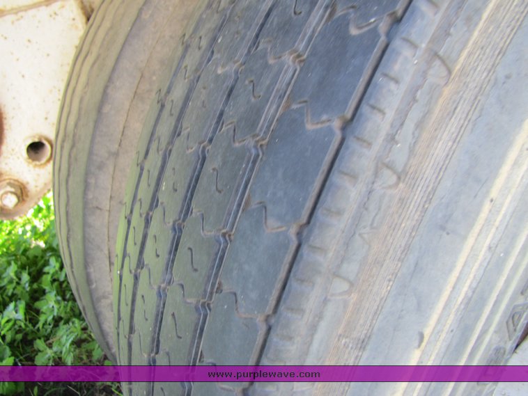 image for item 3275 1985 Hobbs 42' trailer