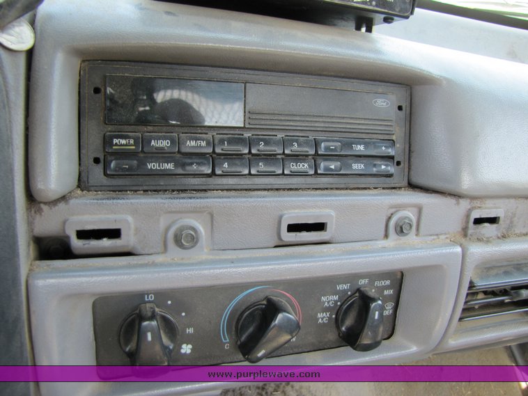 image for item 3277 1996 Ford F350 flatbed pickup