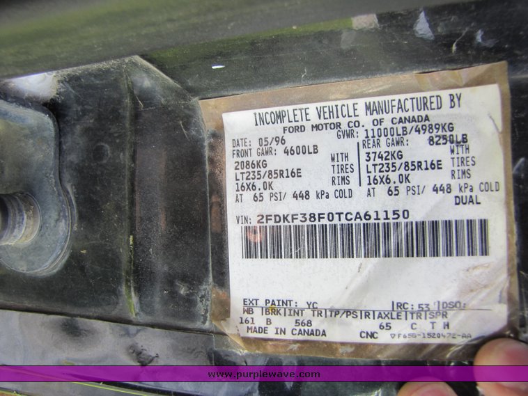 image for item 3277 1996 Ford F350 flatbed pickup