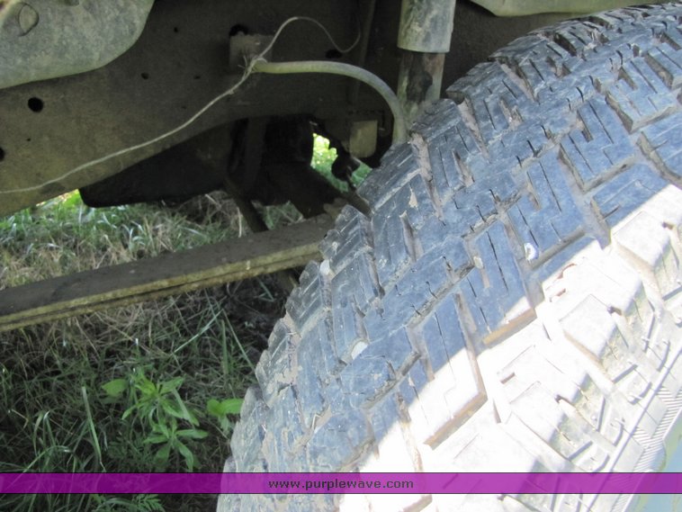 image for item 3277 1996 Ford F350 flatbed pickup