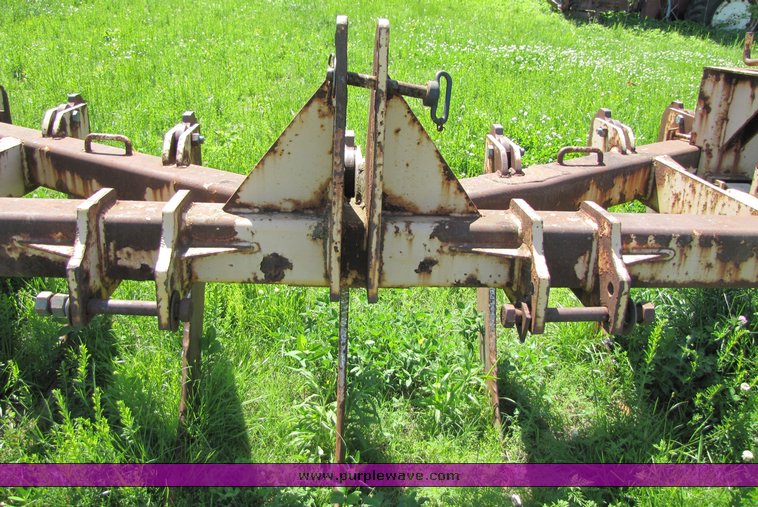 image for item 3281 Bull Ox seven shank ripper