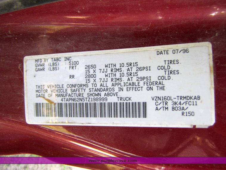 image for item 3283 1996 Toyota Tacoma pickup